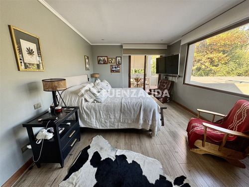 Casa En Venta De 5 Dorm. En Colina