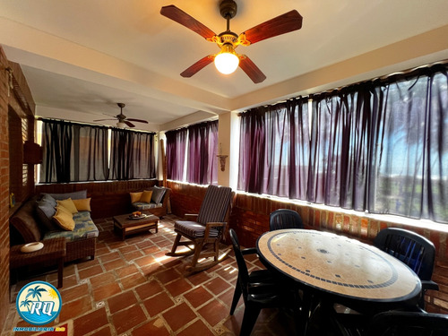 Apartamento En Venta De 3 Habitaciones En Res. La Corina