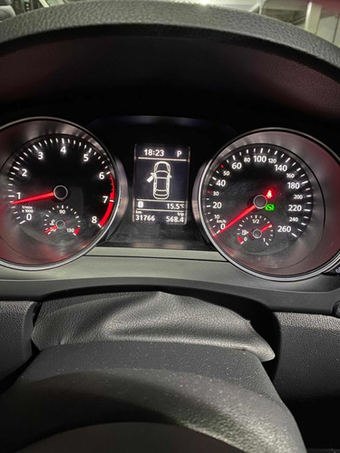 Imagen 9 de 15 de Volkswagen Vento 2.5 Advance Plus 170cv Tiptronic 2015