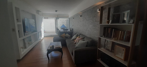 Dueño Vende Hermoso Apartamento Con 2 Patios Y Cochera