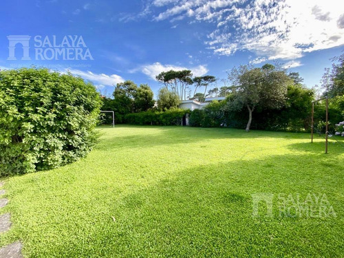Imagen 15 de 20 de Venta Casa En Playa Mansa, 4 Dormitorios, Piscina, Financiación