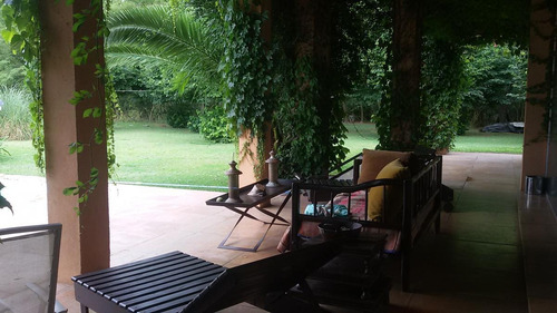 Imagen 8 de 19 de Espectacular Casa En Club De Polo En Lobos
