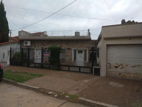 Casa En Venta En Quilmes Oeste.