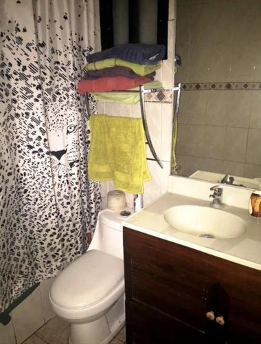 Casa En Venta De 6 Dorm. En La Reina