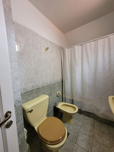Venta Casa Tipo Chalet Centrica En Comodoro Rivadavia