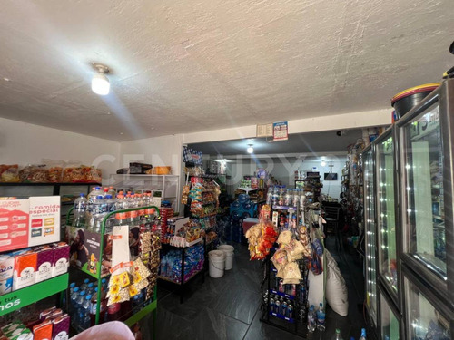 En Venta!!! Casa Habitación Con Locales Comerciales En Esquina!!! Arandas, Jal.