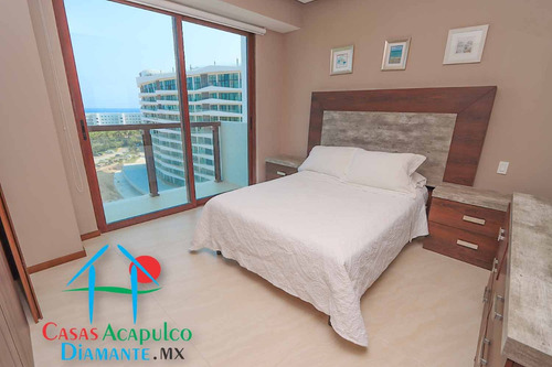 Cad La Isla Emerald C10. Terraza Grande Con Vista A Los Jardines Y Albercas