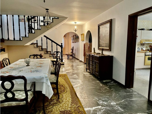 Vendo Casa 430m2 4h+s/4.5b/6p Santa Paula 4462