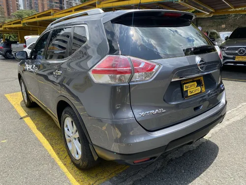 Nissan X-Trail 7 puestos 2.5 Advance 4x2
