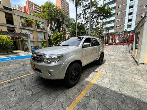 Toyota Fortuner 4.0 Sr5 | TuCarro