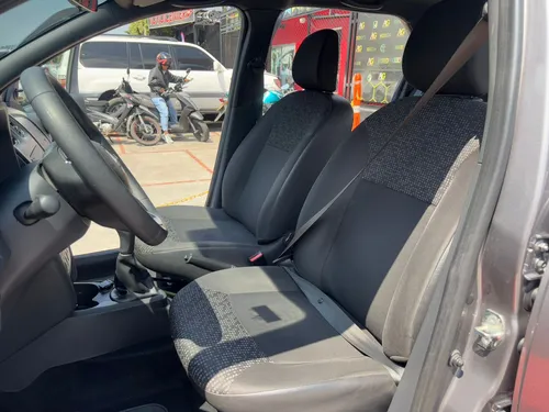 Renault Logan LIFE 1.6 MT