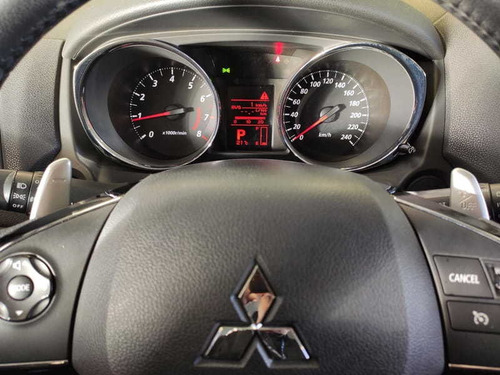 Imagem 10 de 15 de Mitsubishi Asx 2.0 16v 4x2 Flex 2018