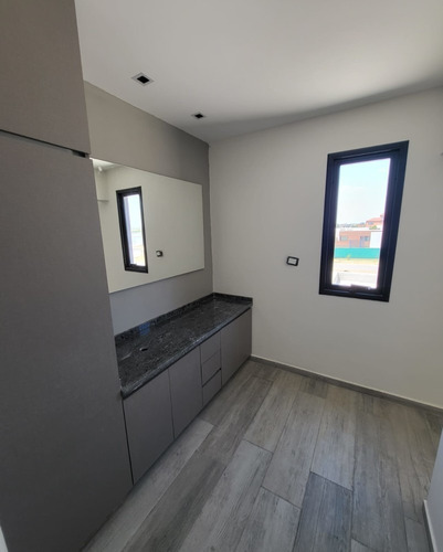 Imagen 2 de 30 de La Cascada Country Golf, Casa En Venta, 3 Dormitorios, 3 Baños, Cochera Para 3
