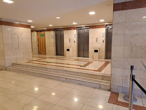 Oficina, Recepción, Privado, Baño, Estac. En C.financ. Vitac
