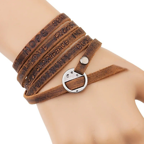 Pulseira Frases Em Relevo Bohemia Couro De Enrolar No Braço