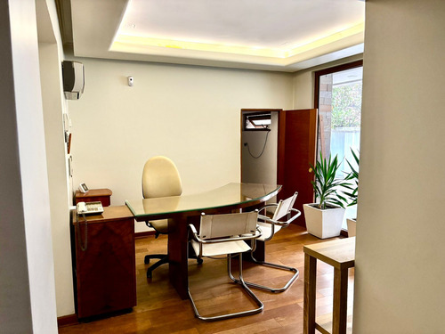 Excelente Casa Comercial Nueva Costanera - Vitacura, 4 Dorm