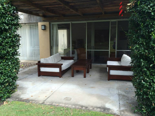Casa En Rincón Del Indio 4 Dormitorios Con Parrillero Y Piscina- Ref: 36886