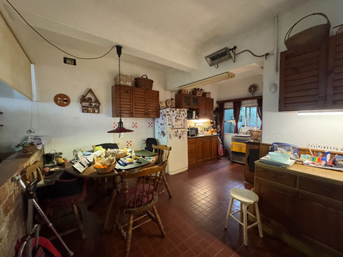 Venta De Casa En Cordón ¡3 Dormitorios, Escritorio, Dos Baños, Parrillero Y Garage!
