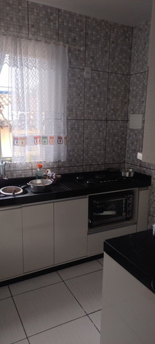 Apt 3 Qt,1 Cozinha.planejada Varanda C/churrasqueira 1 Sala