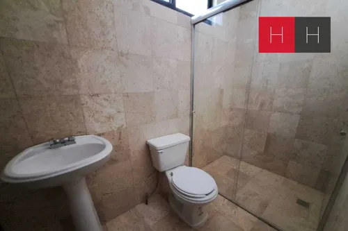 Casa En Venta En Zona Lomas De Angelópolis