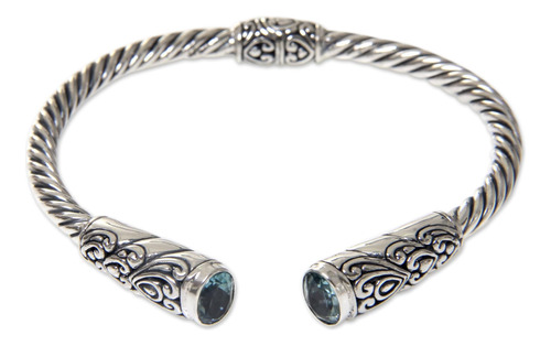 Novica Brazalete Artesanal De Topacio Azul Hecho A Mano En P