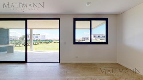 Venta Casa La Calesa Pilará, 4 Habitaciones