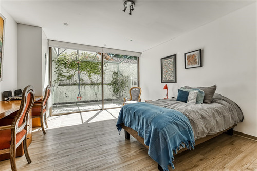 Casa Mediterránea En Venta En Las Condesas, Las Condes