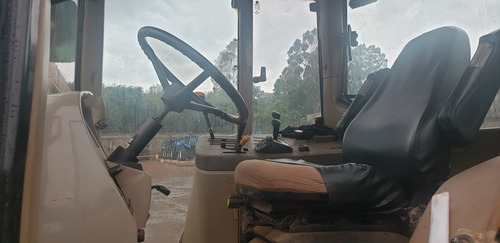 Trator Jonh Deere 4x4 6110 J - Ano 2013
