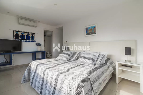 Alquiler Apartamento Tres Dormitorios Playa Brava Edificio Brava Biarritz