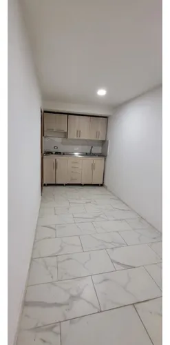Vendo Local En Cabañas-bello-primer Piso-calle Amplia-parte Media