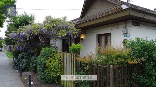 Casa En Venta De 3 Dorm. En Concepción. Valor 130.000.000