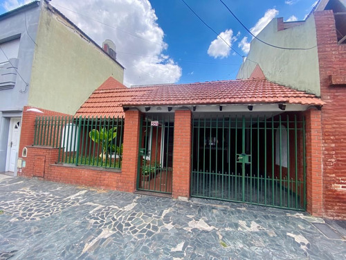 Casa En Venta En Liniers