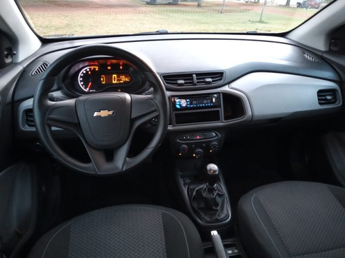 Imagem 8 de 10 de Chevrolet Onix