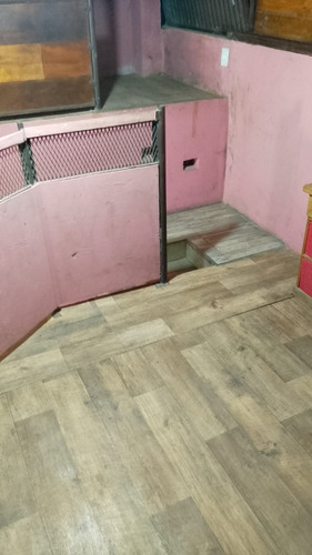 Dueño Vende Local En Vte. López , A 100 Metros Centro Comercial De V. Martelli ( Calle Laprida) , Equipado Con Cocina Completa, Baño Compl., Entrepiso , Baulera, Etc.