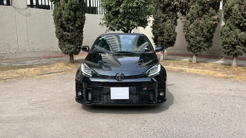Yaris Gr 2022 Negro 257 Hp, 1,6t, Astos. Deport., R-17 4x4