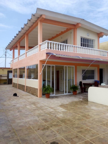 Imagen 2 de 14 de Se Vende Casa En Chichiriviche // Falcon