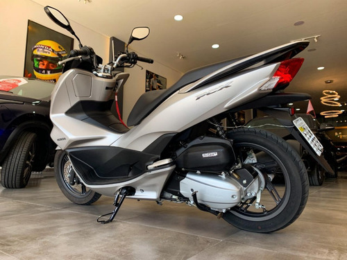 Imagem 2 de 7 de Honda Pcx 2017 Bem Conservada (rodrigo)