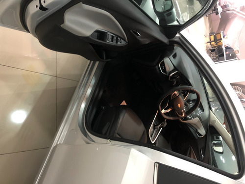 Imagen 17 de 19 de Chevrolet Onix 1.0 Turbo Premier I Mt