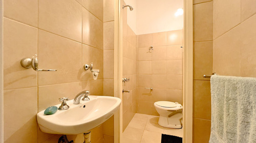 Venta Casa 4 Ambientes Mechongue Con Jardin