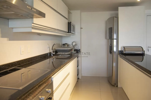 Apartamento En Venta En Torre Esmeralda De 3 Dormitorios , En Punta Del Este