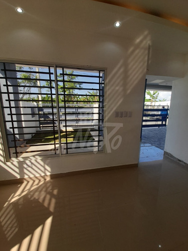 Imagen 29 de 30 de Casa A Estrenar En Residencial Cerrado, Santiago (hfc-212)