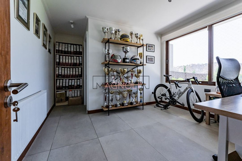 Casa En Venta De 5 Dorm. En Lo Barnechea