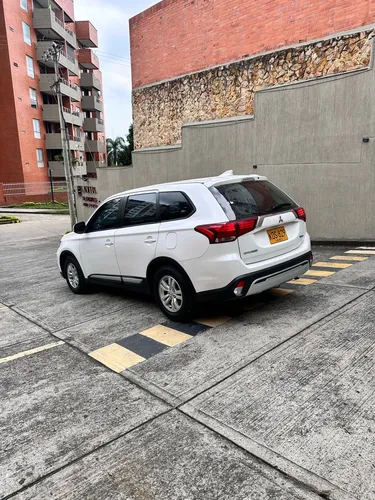 Outlander 4x4 Lx 7 Puestos