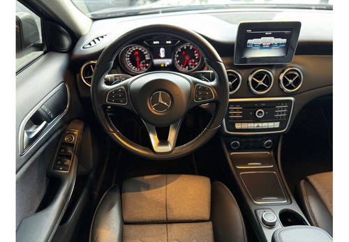 Mercedes-Benz Classe GLA 1.6 Style Turbo Flex 5p