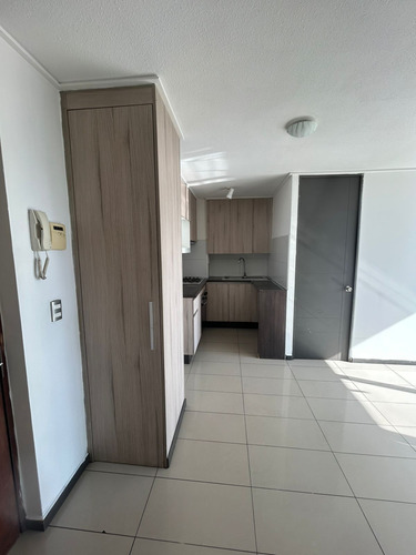 Arriendo Depto. De 2d1b En Pasaje Leonor Cepeda Con Carrion