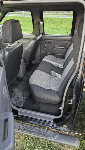 Nissan NP300 2.5 Cabina Doble 133cv 4x2
