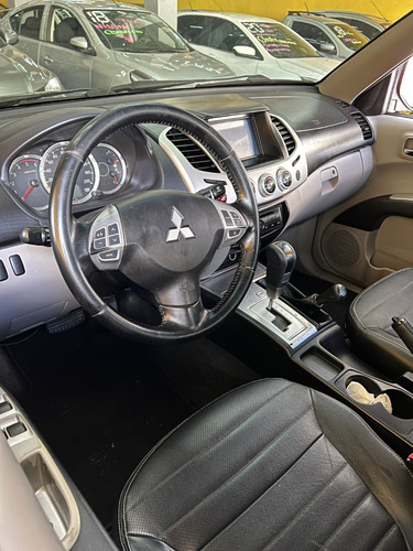 Imagem 7 de 11 de Mitsubishi L200 2015 3.2 Triton Hpe Cab. Dupla 4x4 Aut. 4p