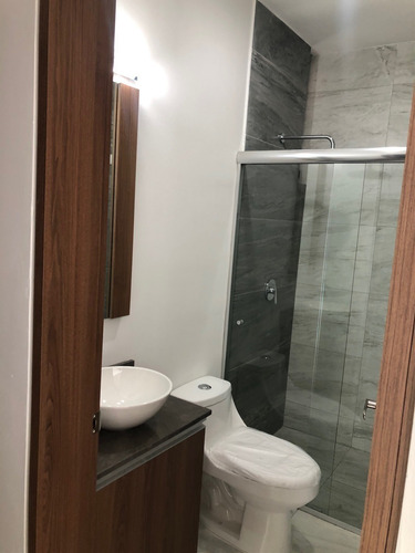 Hermosa Residencia En Venta En Solares