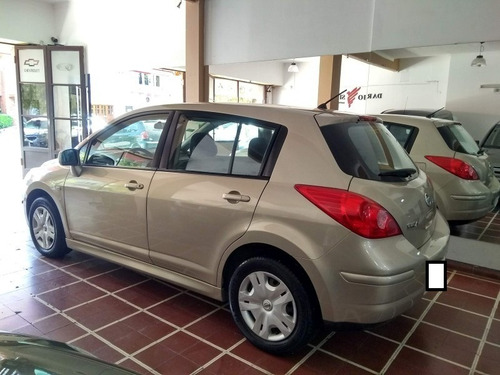 Nissan Tiida 1.8 Visia 5 P 2011