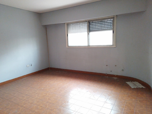 Venta Casa Valentín Alsina Con Cochera